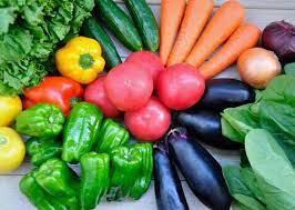 カラダを温める食べ物の中でカラダを温める野菜を摂って冷えを改善しましょう。カラダを温める野菜と冷やす野菜について。①季節